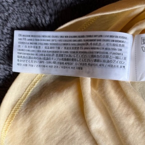 2/$28 Hollister Yellow T-shirt Flower Ladies Size S - Picture 5 of 9